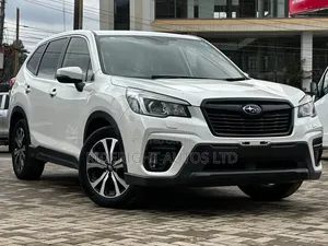 Subaru Forester Premium AWD 2019 White