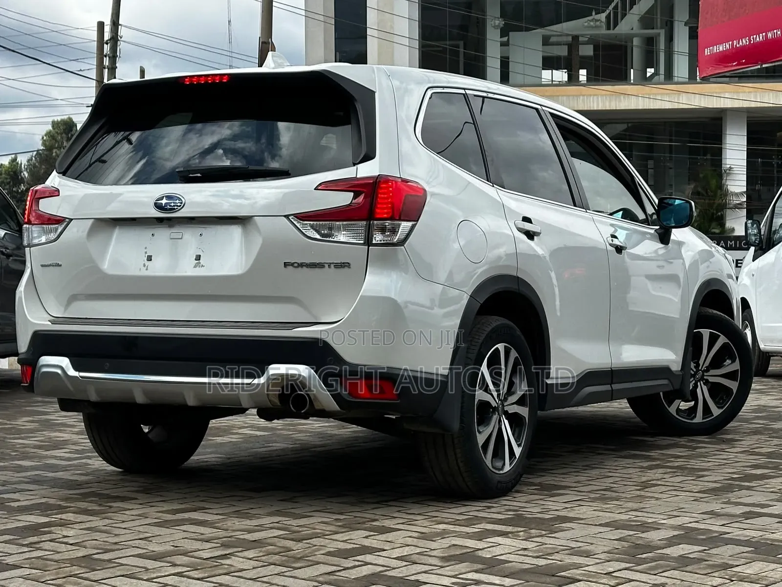 Subaru Forester Premium AWD 2019 White