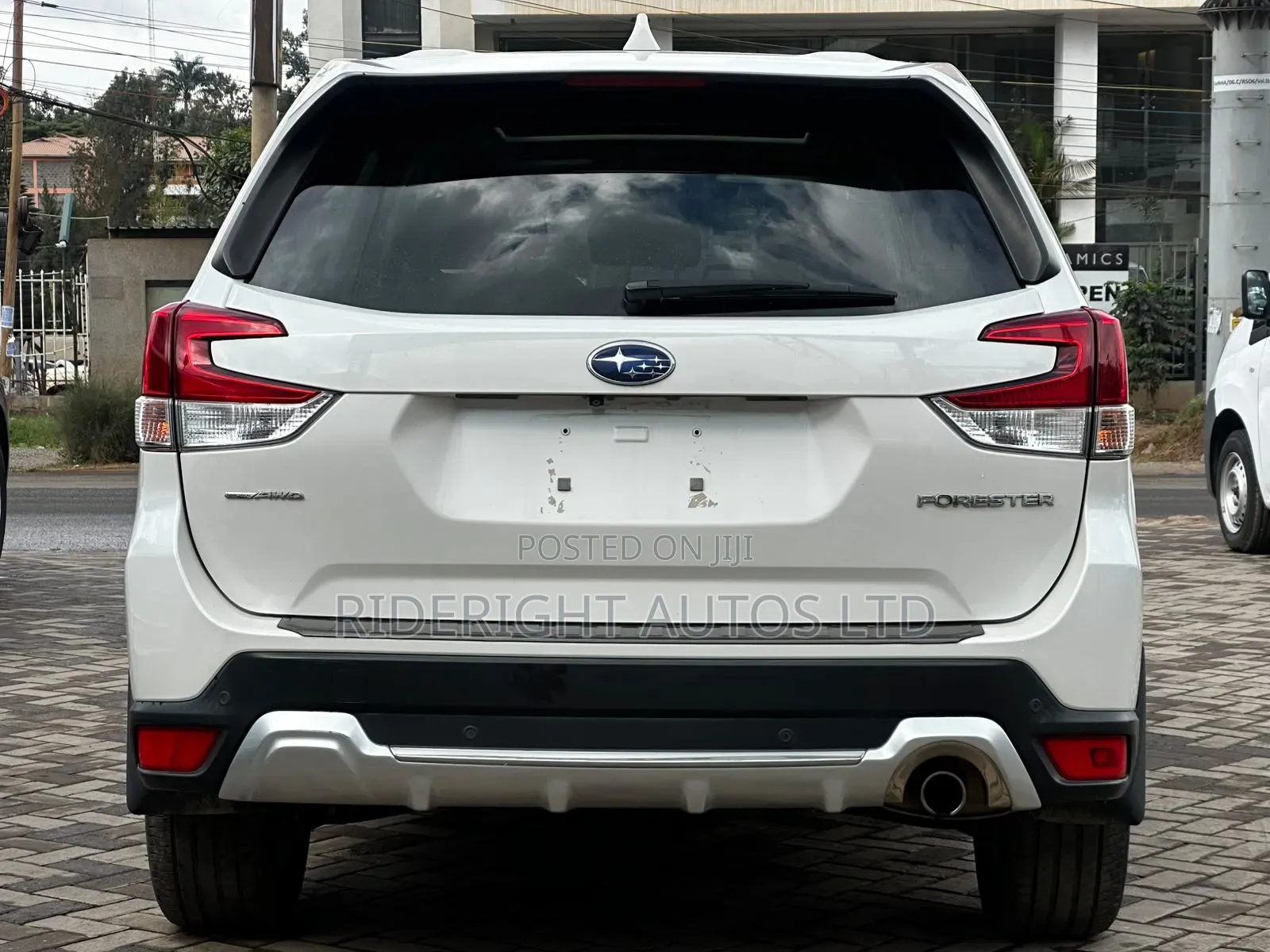Subaru Forester Premium AWD 2019 White
