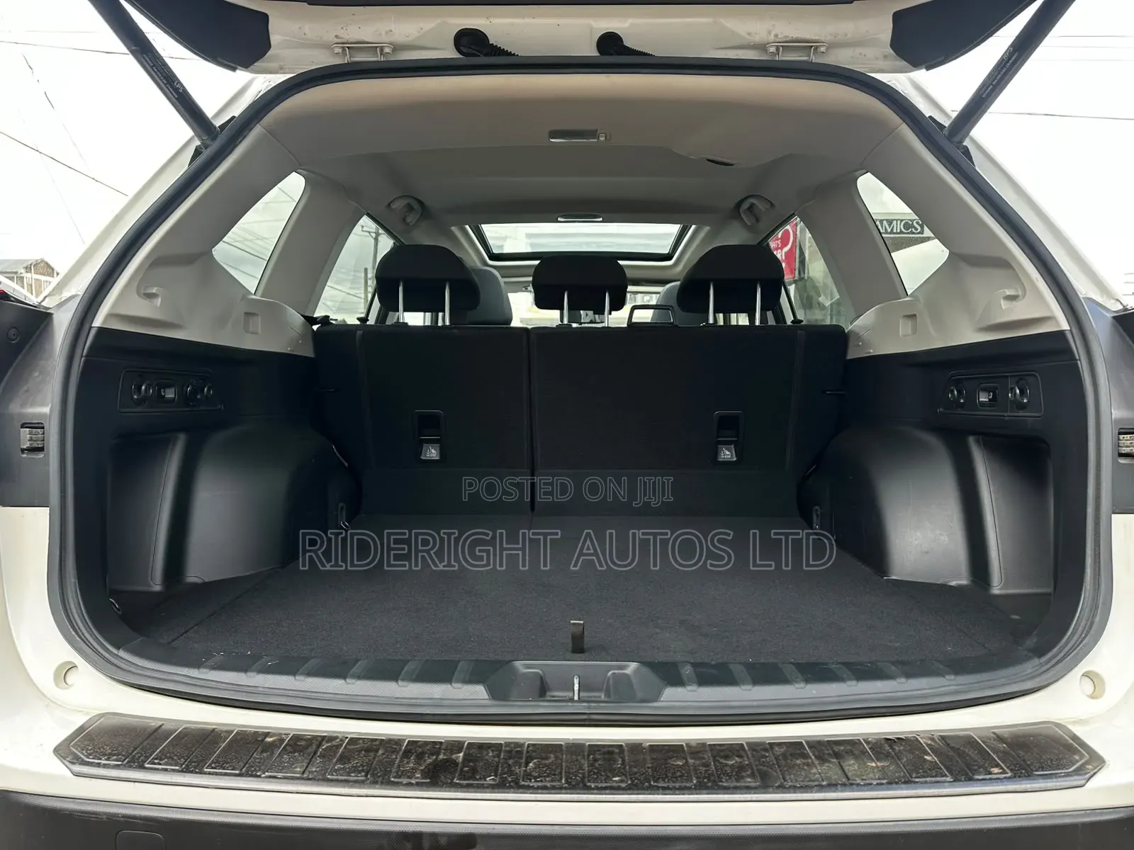 Subaru Forester Premium AWD 2019 White