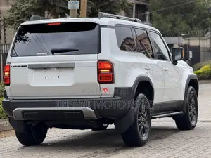 Toyota Land Cruiser Prado 2.8 2024 White