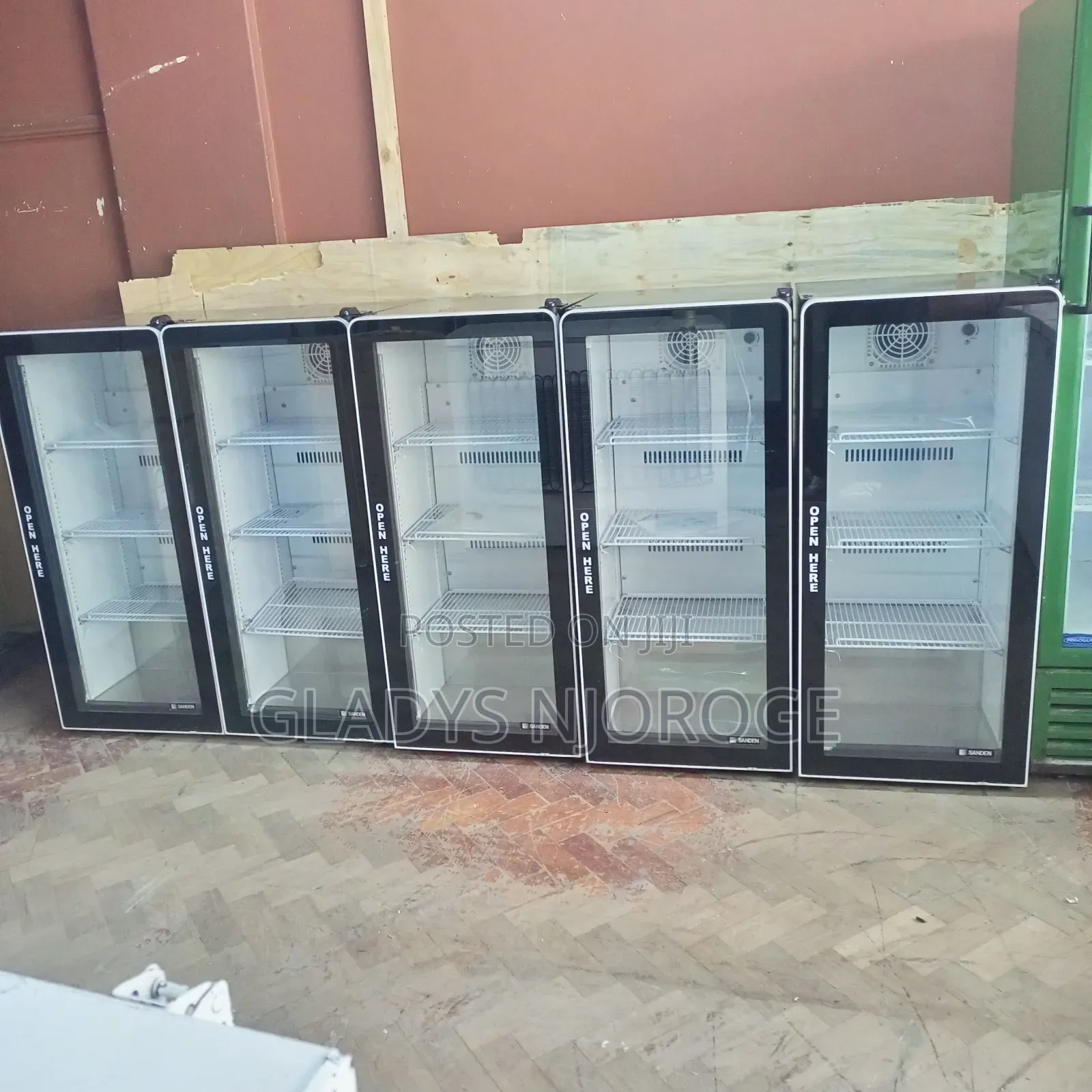 180L Display Fridge ( Medium Size)