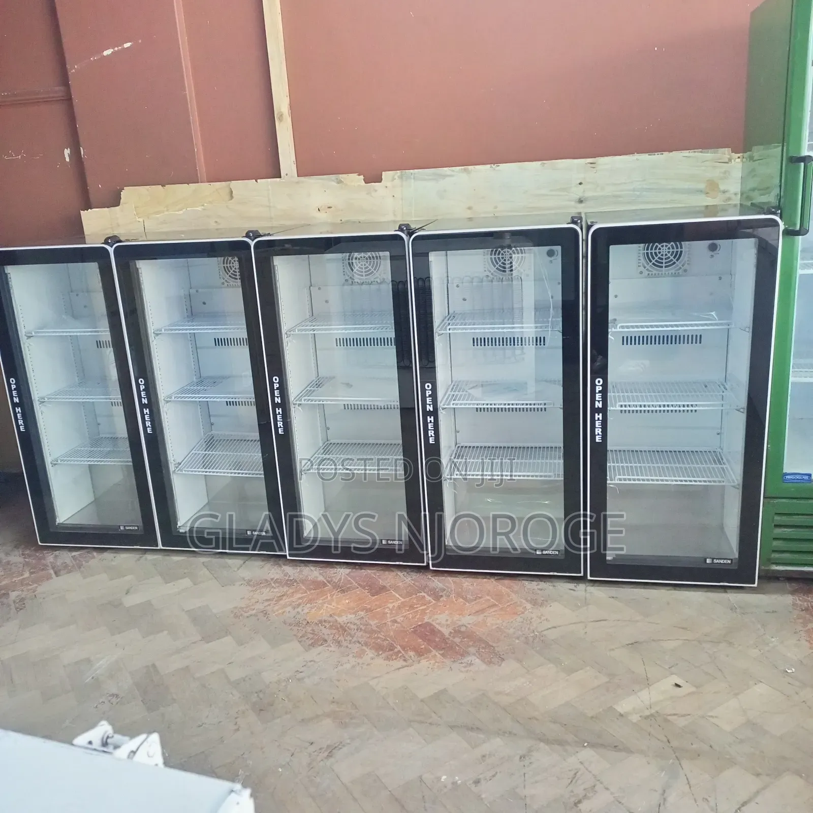 180L Display Fridge ( Medium Size)