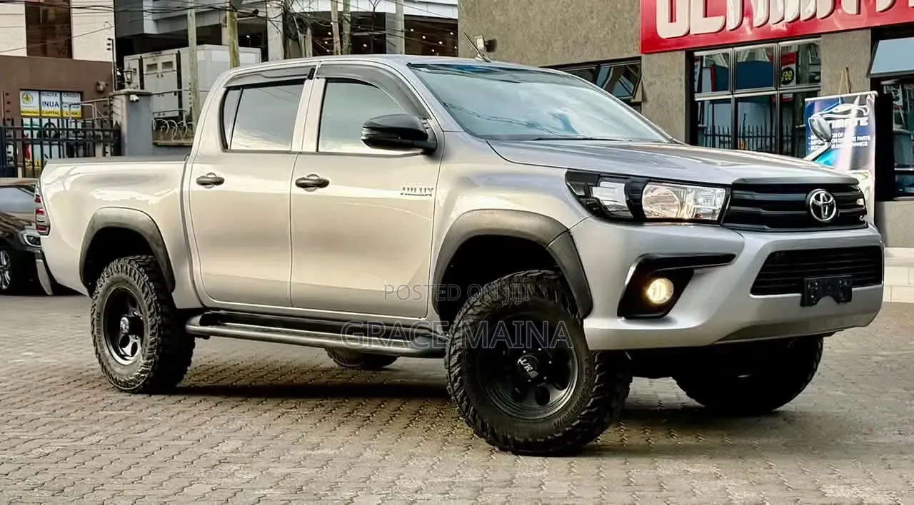 Toyota Hilux Revo Double Cab Deisel 2.4 RWD 2019 Silver