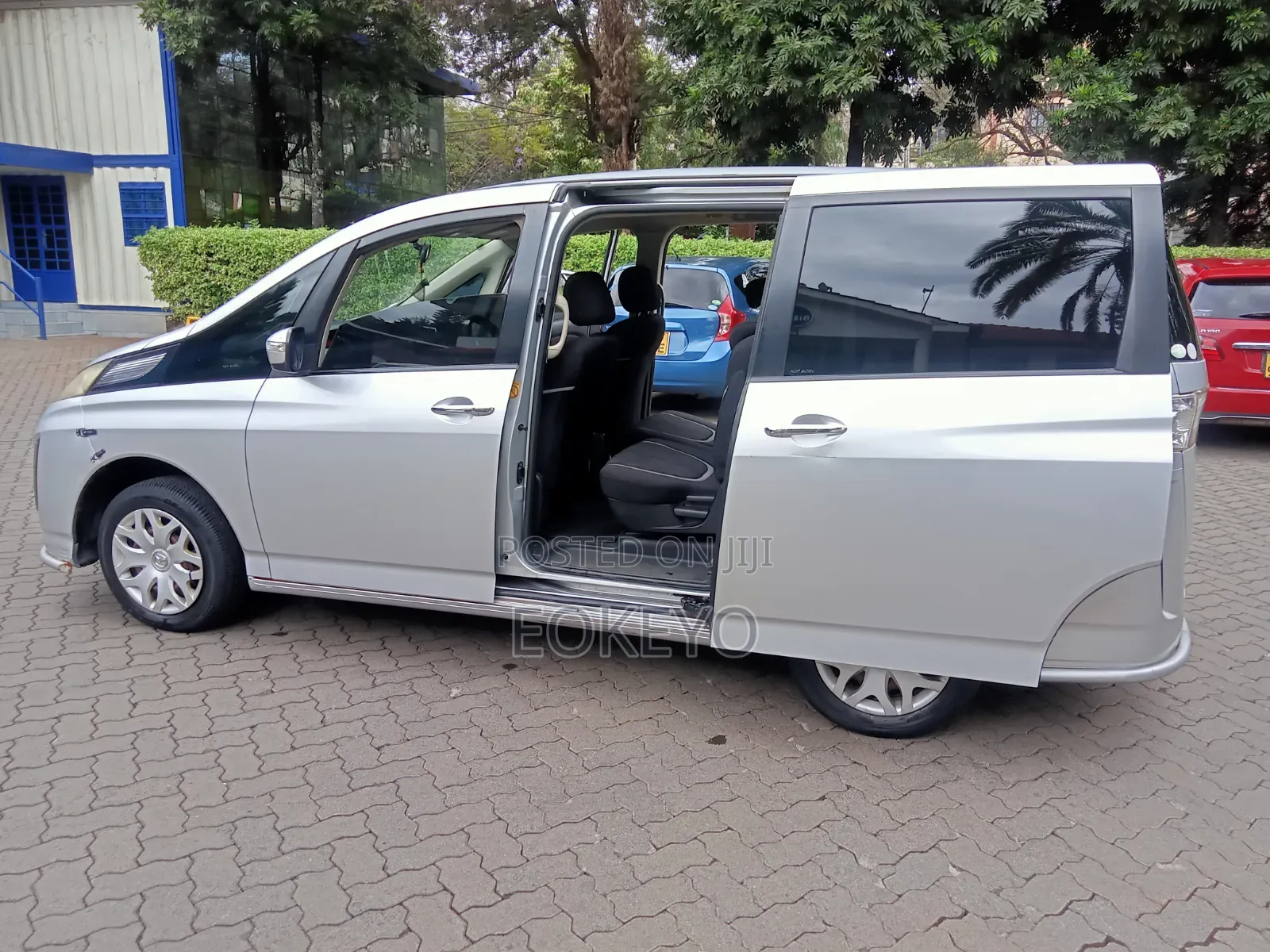 Mazda Biante 2010 Silver