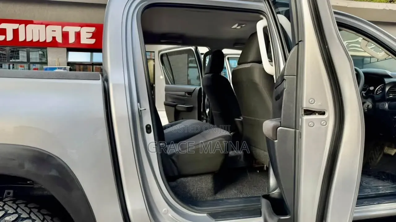 Toyota Hilux Revo Double Cab Deisel 2.4 RWD 2019 Silver