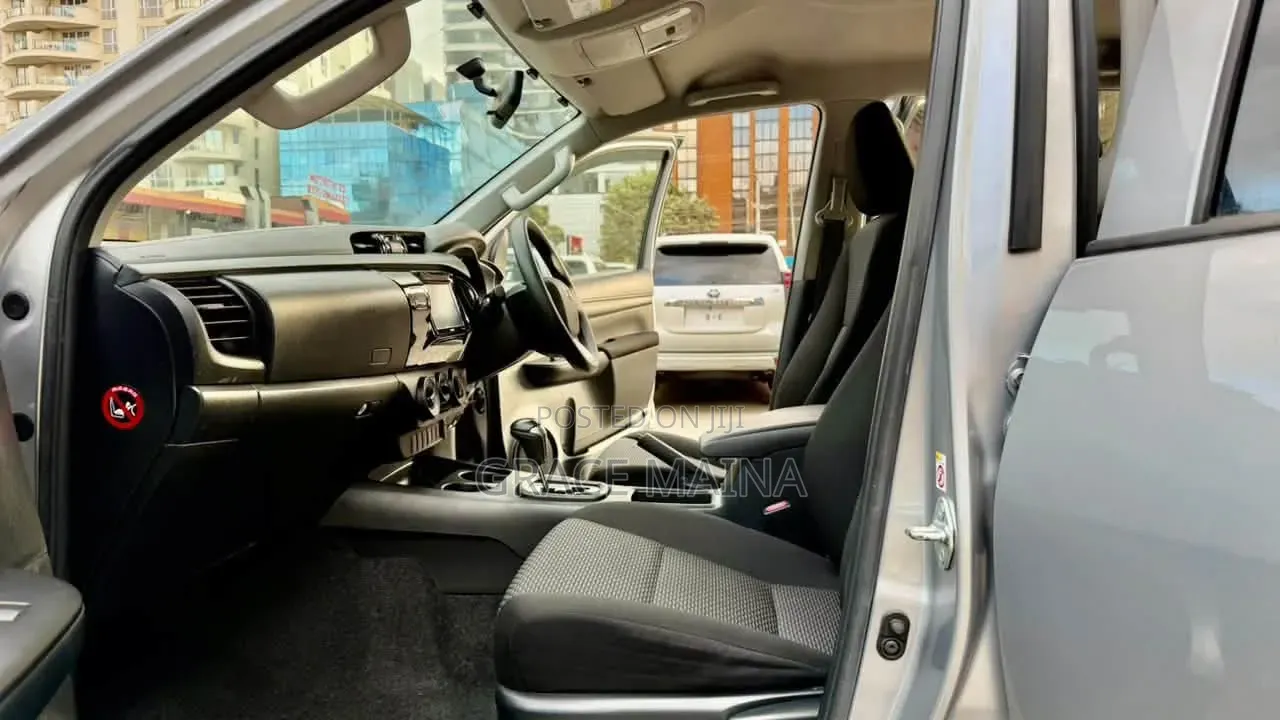 Toyota Hilux Revo Double Cab Deisel 2.4 RWD 2019 Silver