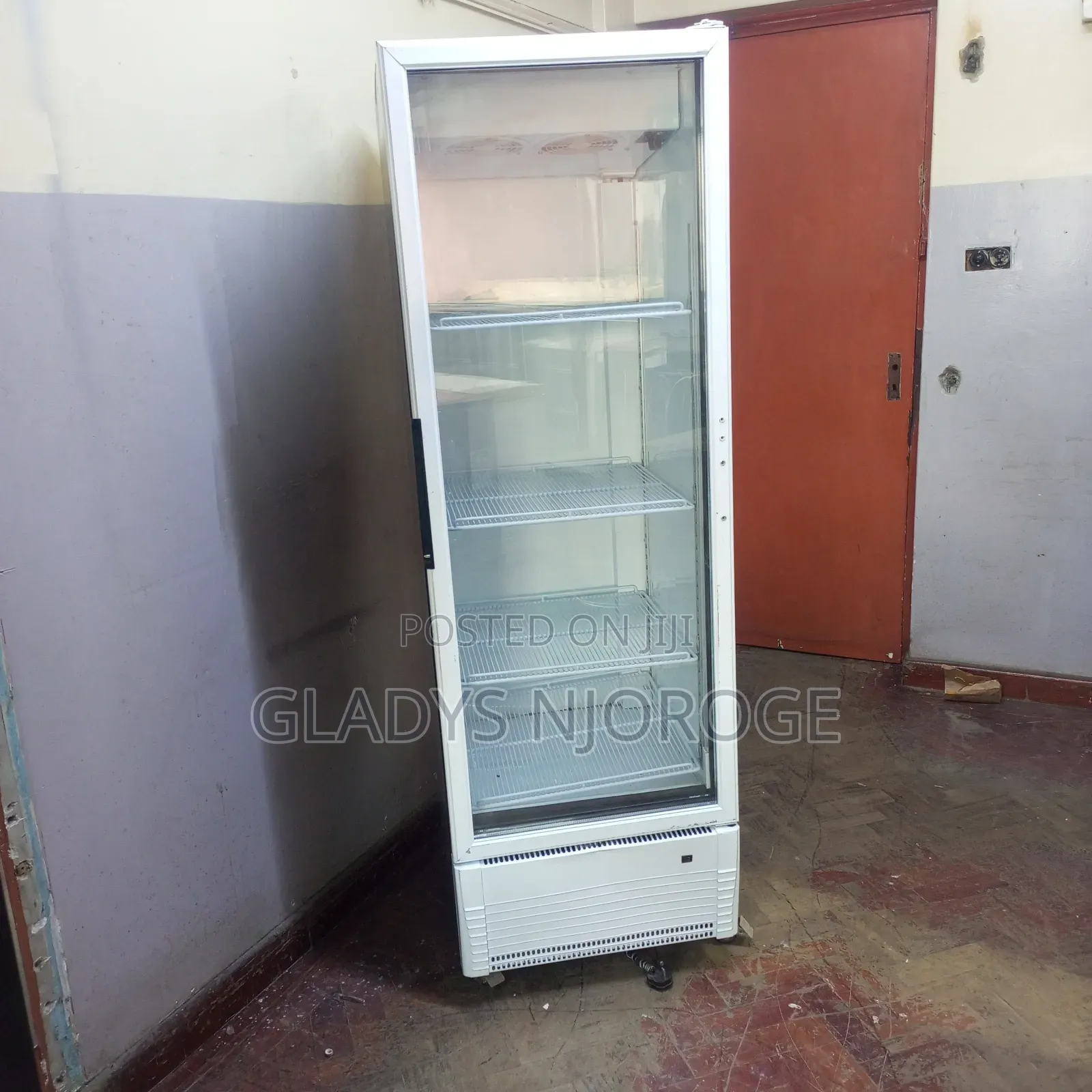 400l Display Fridge ( White in Colour)