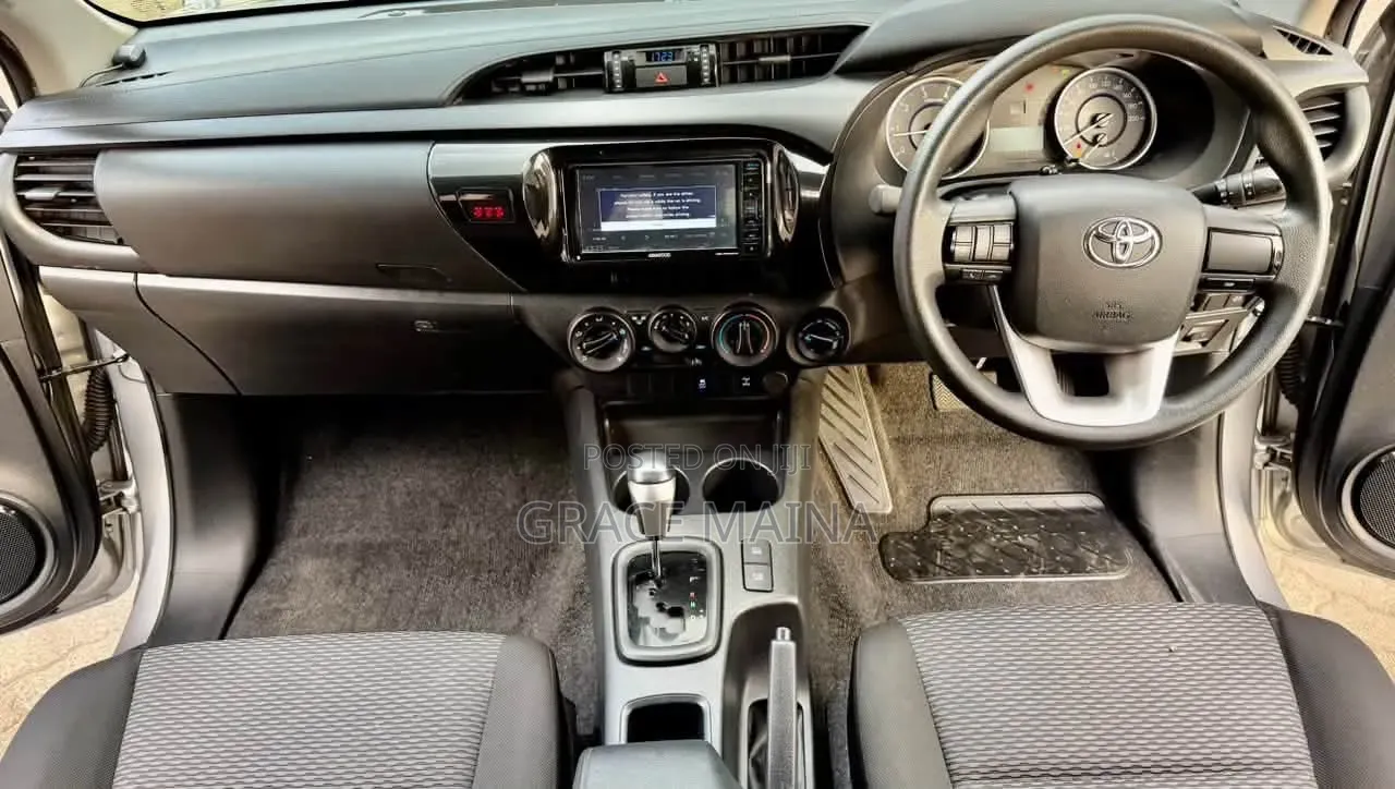 Toyota Hilux Revo Double Cab Deisel 2.4 RWD 2019 Silver