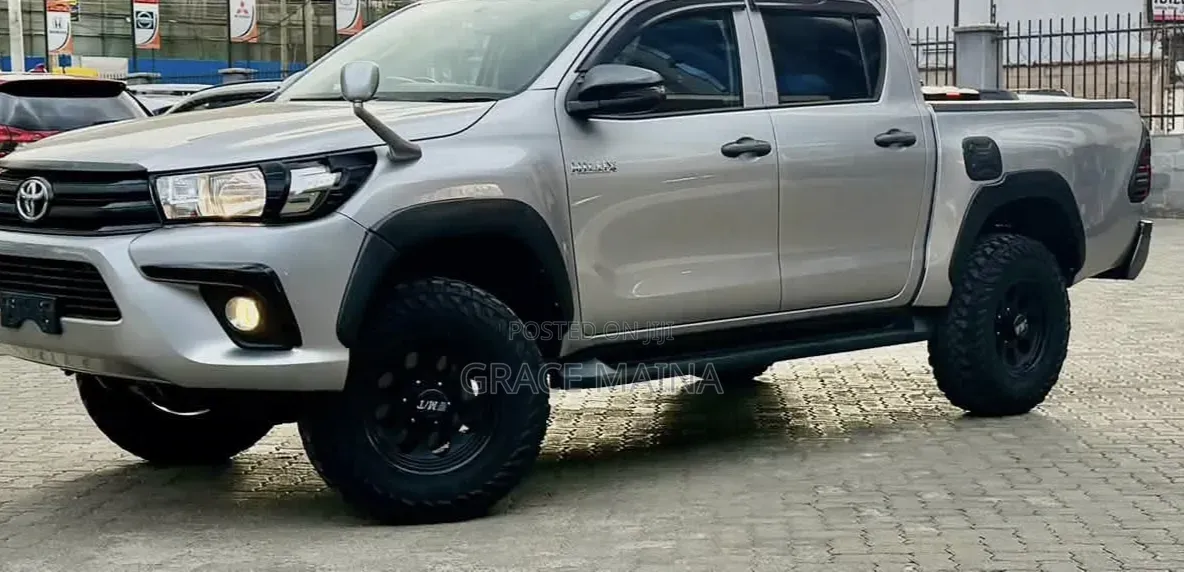 Toyota Hilux Revo Double Cab Deisel 2.4 RWD 2019 Silver