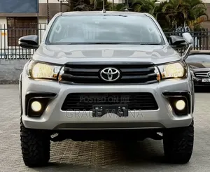 Toyota Hilux Revo Double Cab Deisel 2.4 RWD 2019 Silver