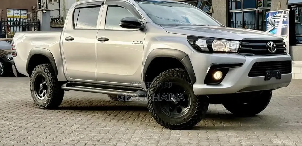 Toyota Hilux Revo Double Cab Deisel 2.4 RWD 2019 Silver