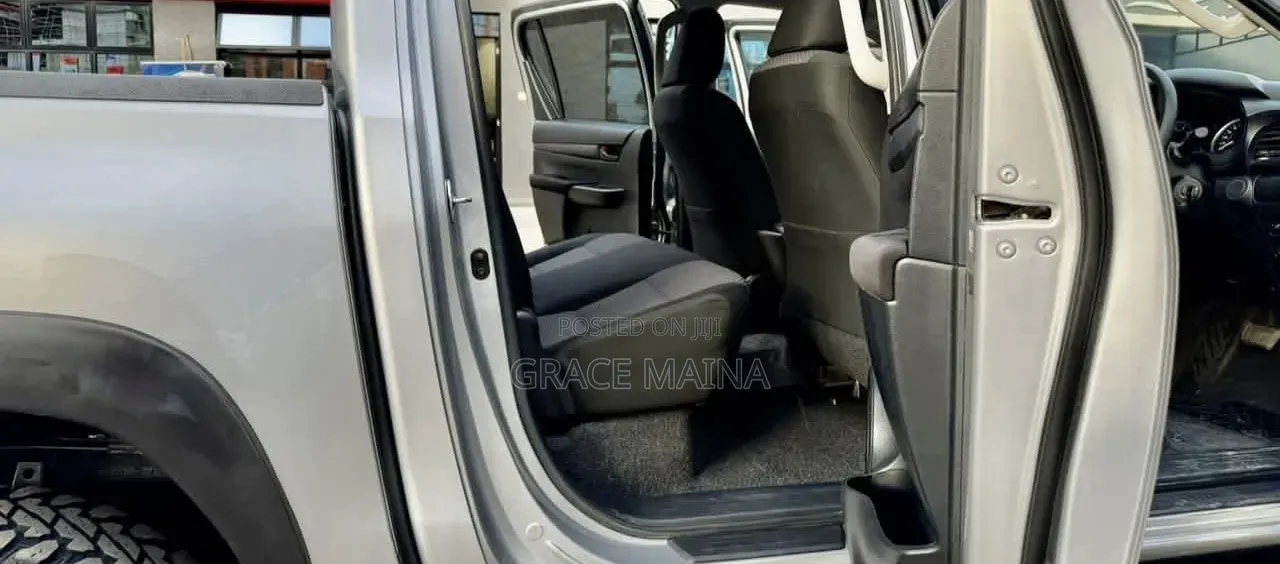 Toyota Hilux Revo Double Cab Deisel 2.4 RWD 2019 Silver