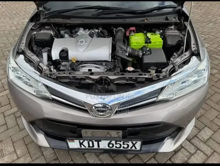 Toyota Axio 2018 Silver