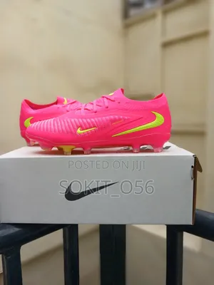 Nike Phantom (Resembling Recent GX or Low-Cut Editions)