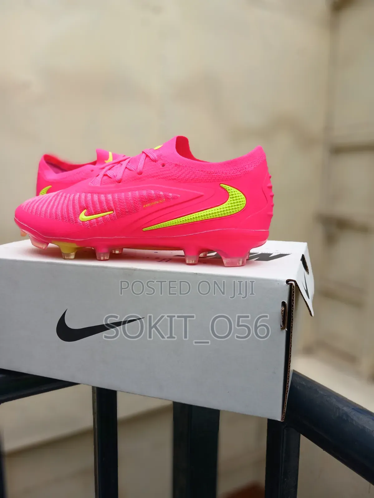 Nike Phantom (Resembling Recent GX or Low-Cut Editions)