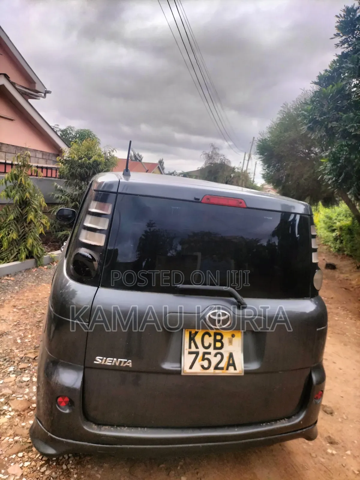 Toyota Sienta 2009 Silver
