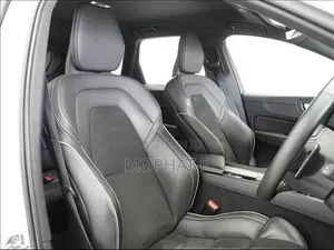 Volvo XC60 2019 White