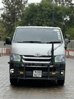 Toyota HiAce 2014 Silver