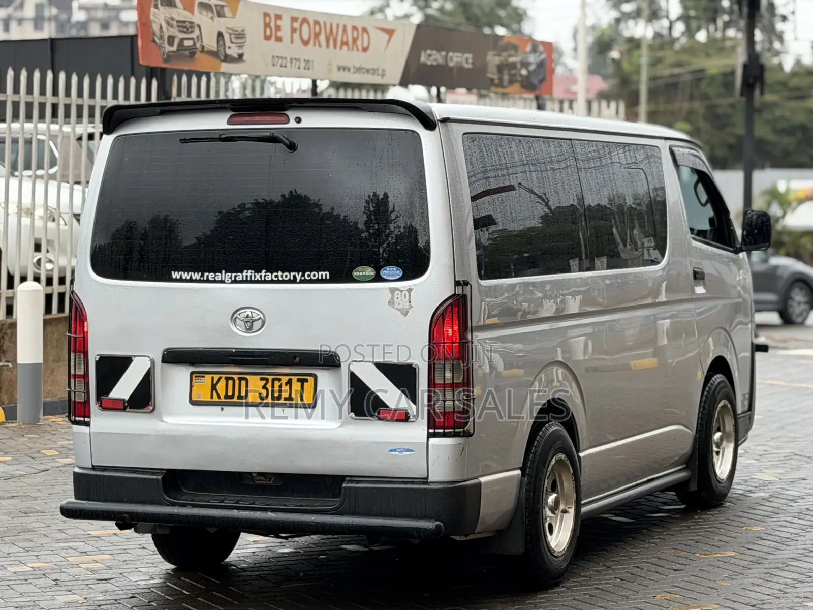 Toyota HiAce 2014 Silver