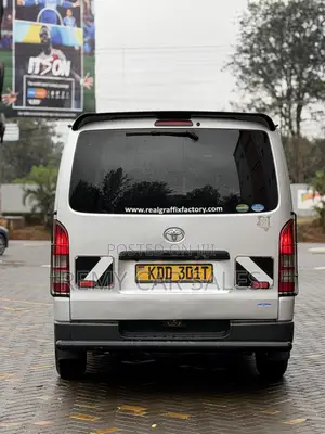 Toyota HiAce 2014 Silver