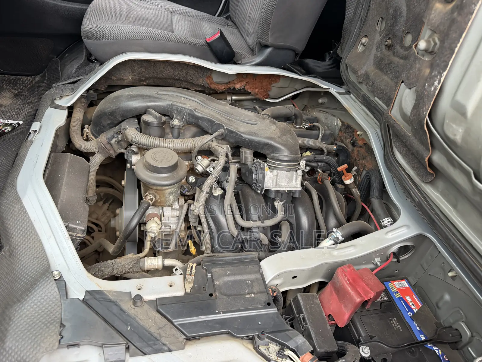 Toyota HiAce 2014 Silver