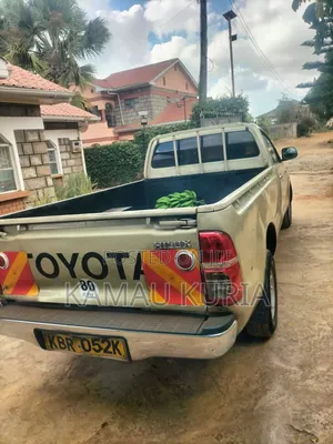 Toyota Hilux 2012 Silver