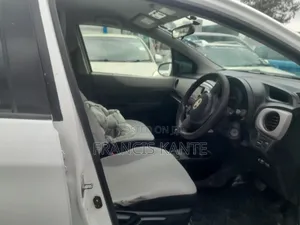 Toyota Vitz 2012 White