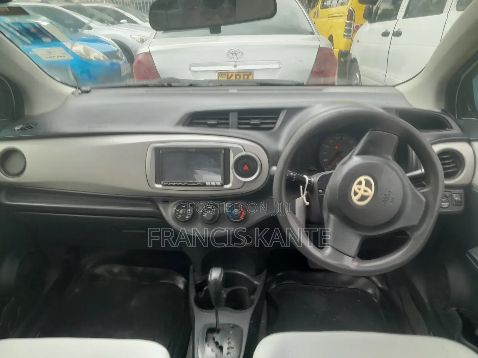 Toyota Vitz 2012 White