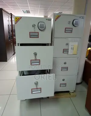 Diplomat Digital Safe : 3-Drawer Diplomat Electronic Security Safe