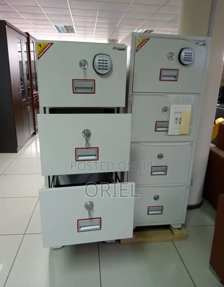 Diplomat Digital Safe : 3-Drawer Diplomat Electronic Security Safe