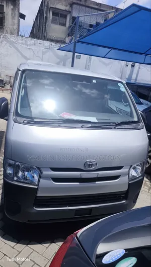 Toyota HiAce 2019 Silver