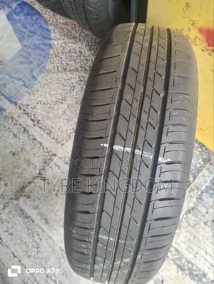 205/65r16 Slightly Used Bridgestone Tyre Available