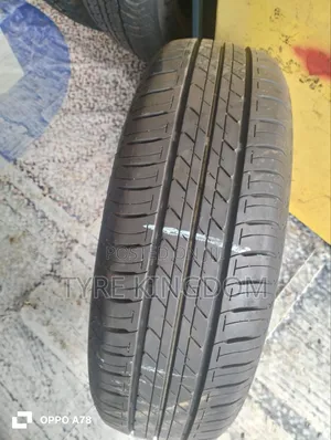 205/65r16 Slightly Used Bridgestone Tyre Available