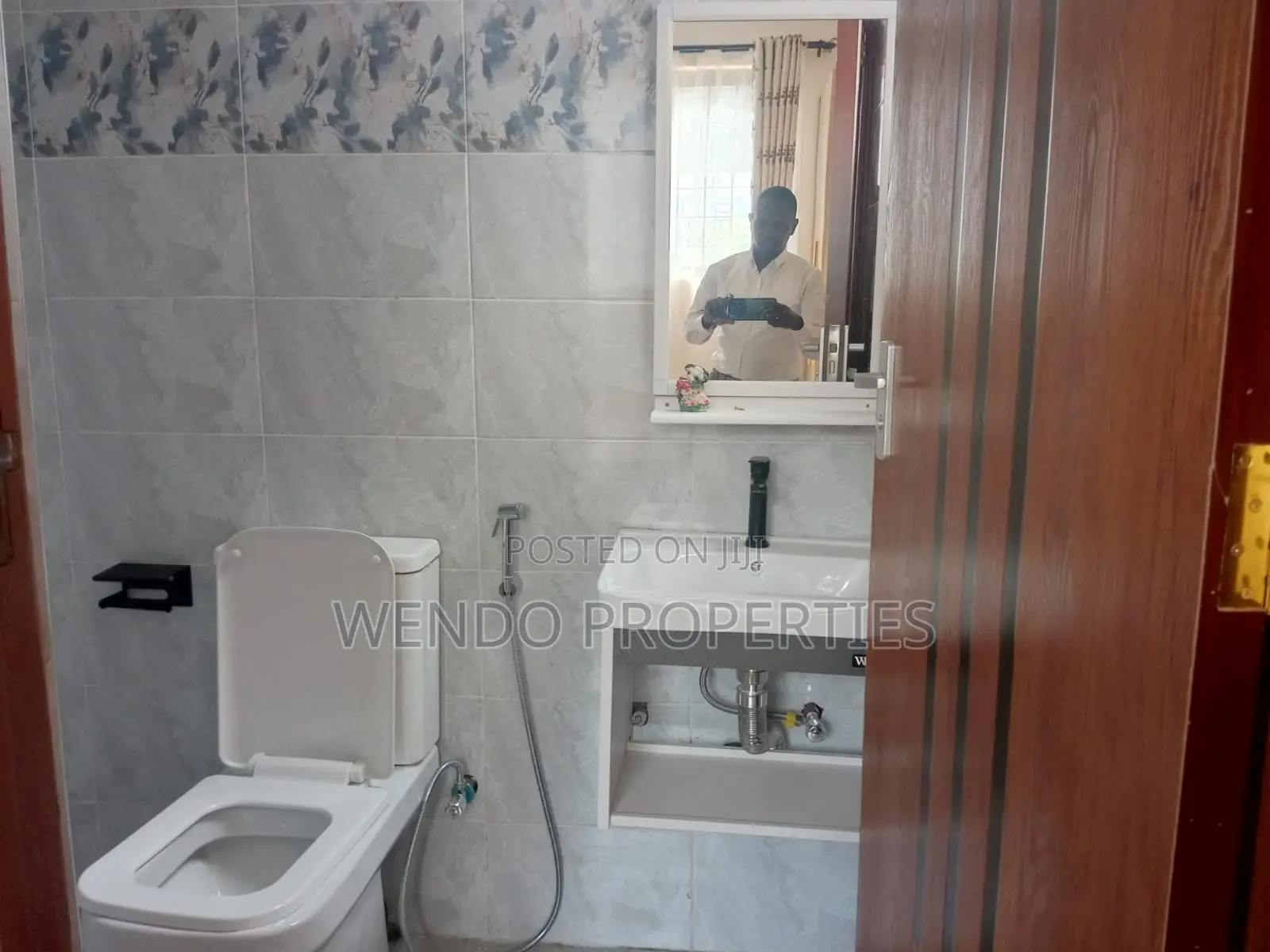 3bdrm Apartment in Master Lake View for sale
