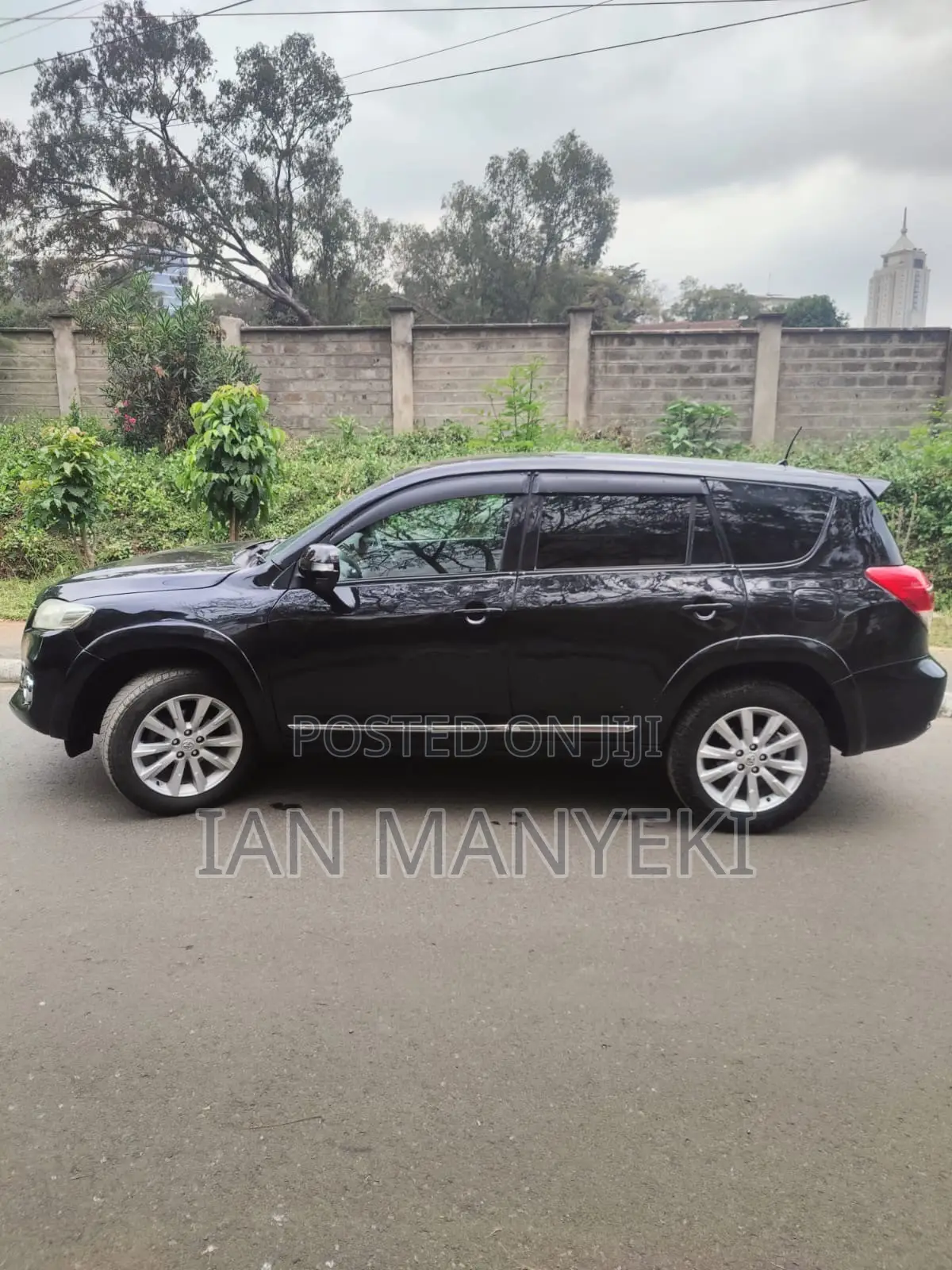 Toyota Vanguard 2012 Black