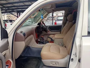 Toyota Land Cruiser 2006 White