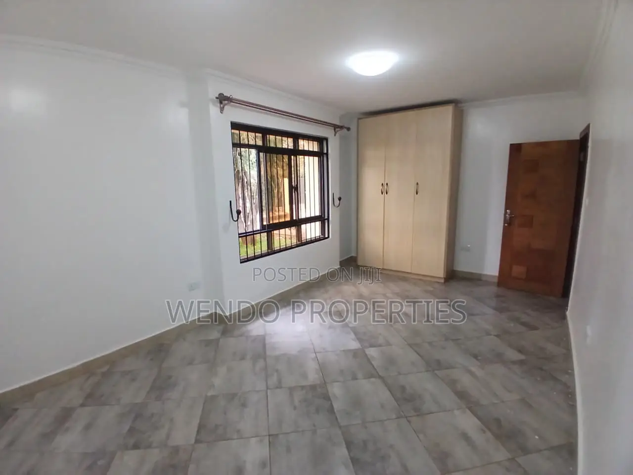 3bdrm Apartment in Valley Arcade for sale