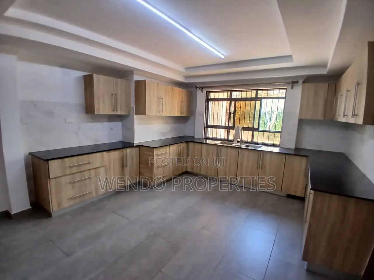 3bdrm Apartment in Valley Arcade for sale