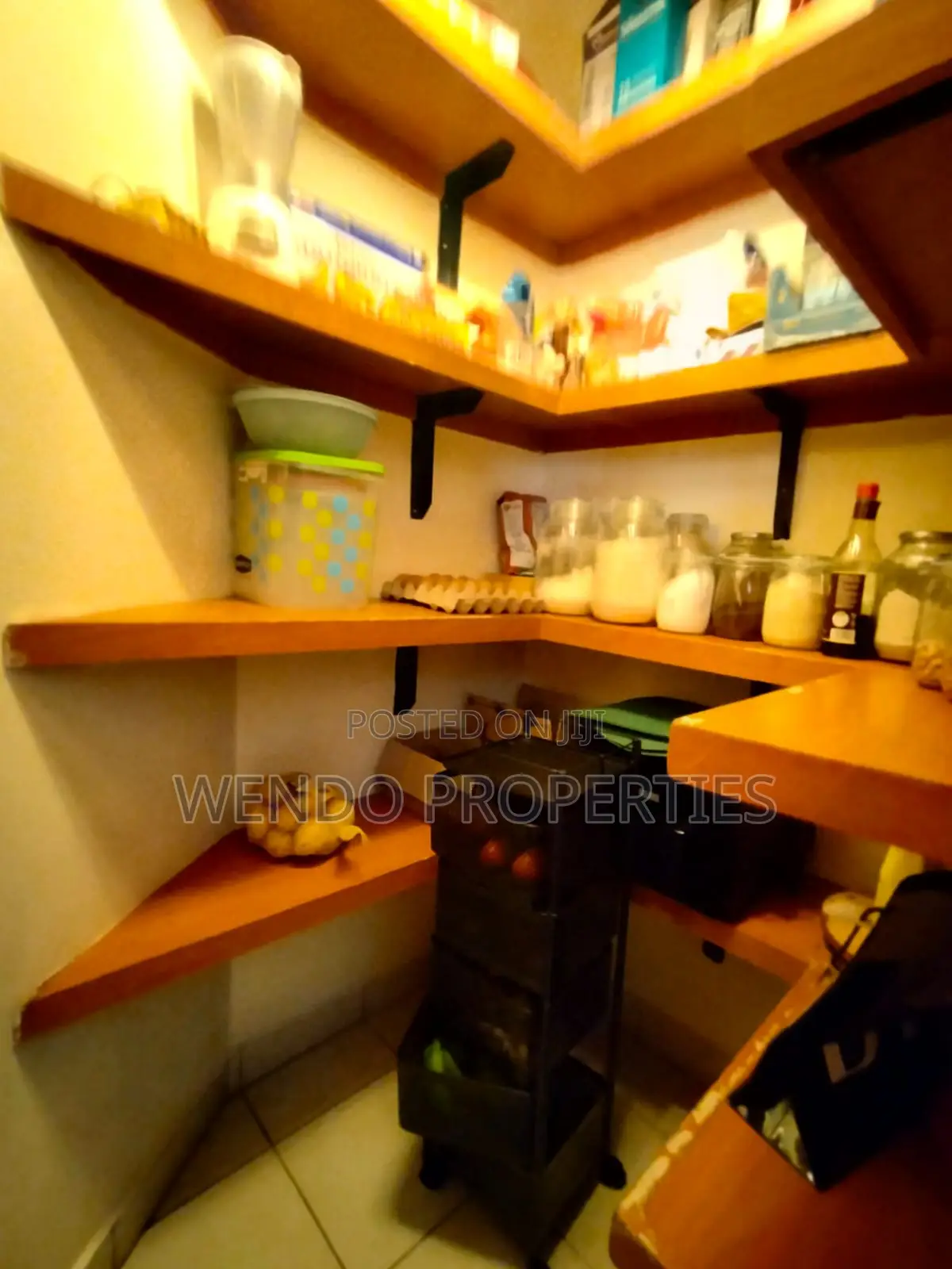 3bdrm Apartment in Valley Arcade for sale