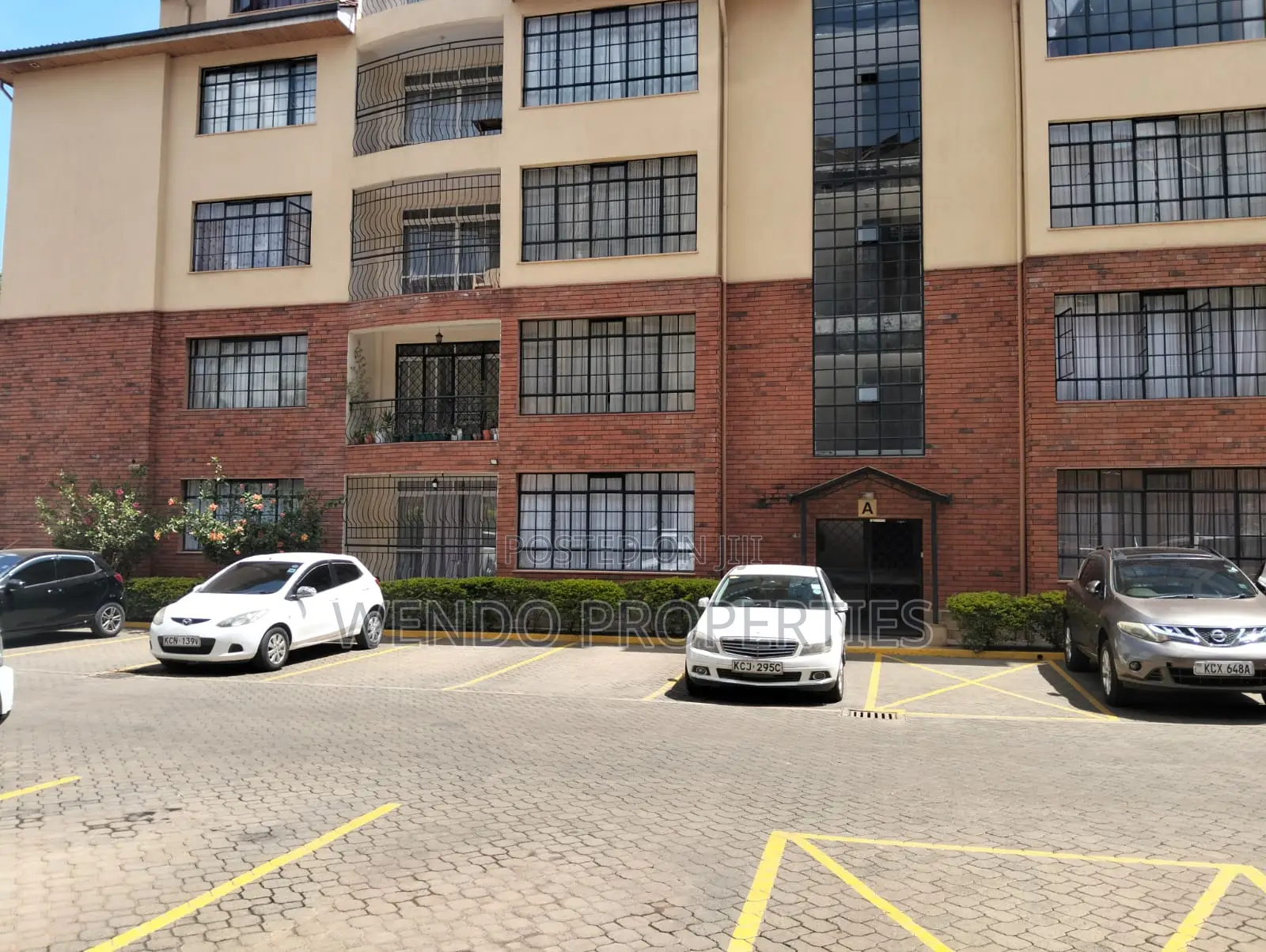 3bdrm Apartment in Valley Arcade for sale