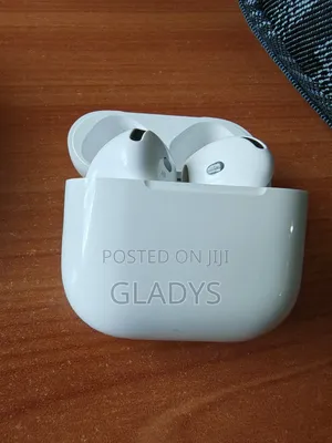 Apple AirPods 4 ANC