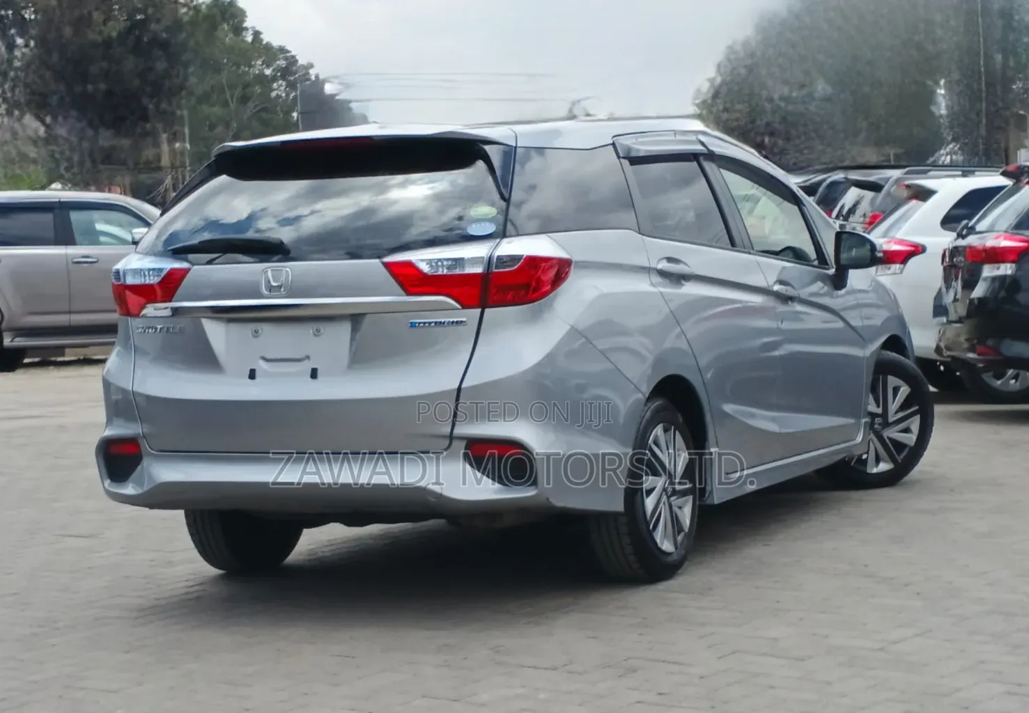 Honda Fit Shuttle 1.5 Hybrid 2WD 2019 Silver