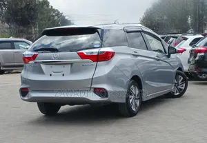 Honda Fit Shuttle 1.5 Hybrid 2WD 2019 Silver