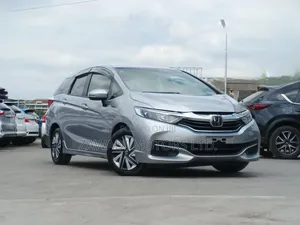 Honda Fit Shuttle 1.5 Hybrid 2WD 2019 Silver