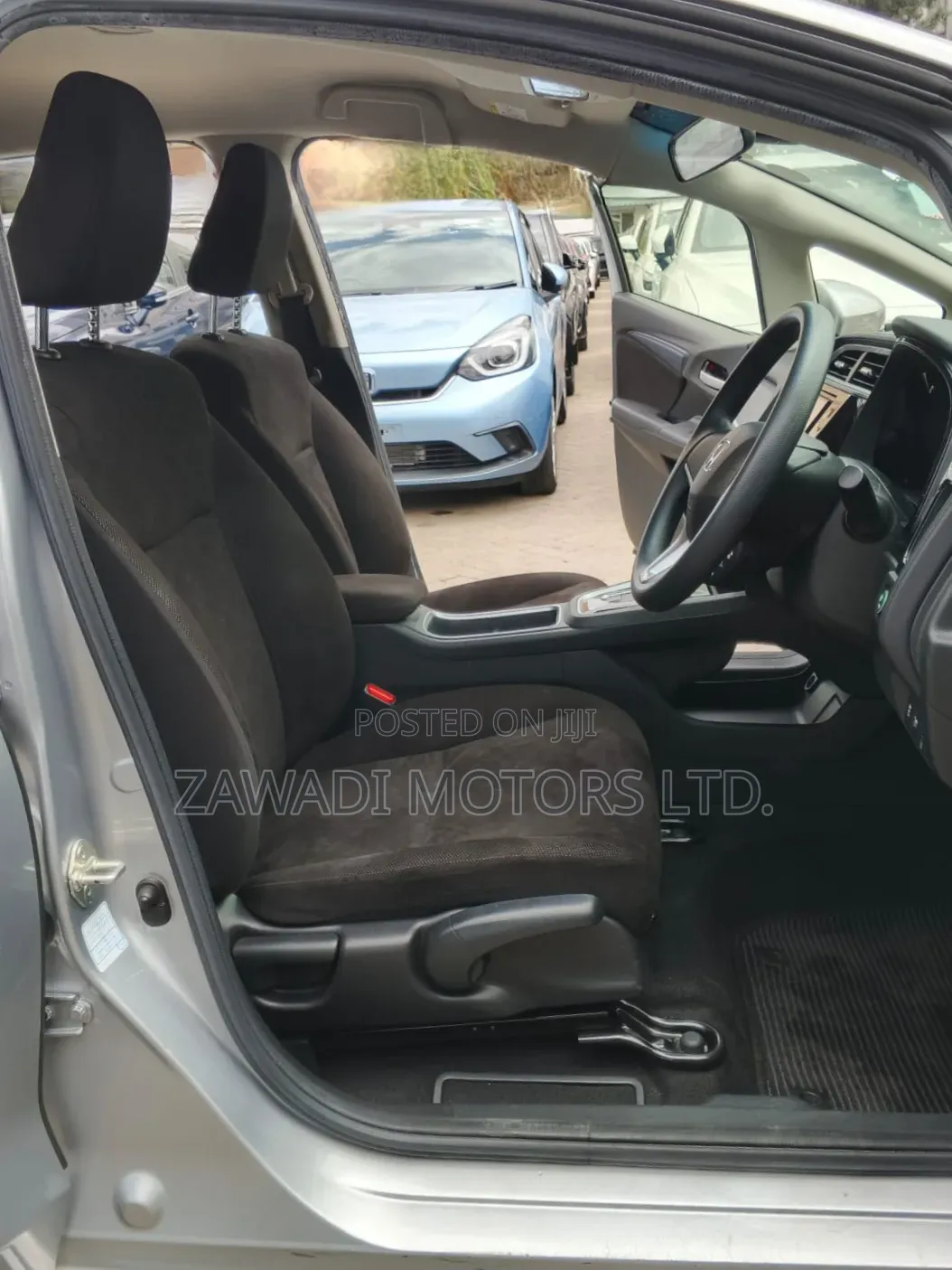 Honda Fit Shuttle 1.5 Hybrid 2WD 2019 Silver