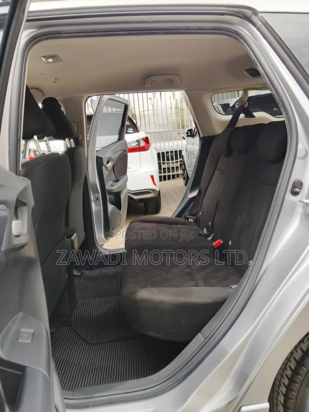 Honda Fit Shuttle 1.5 Hybrid 2WD 2019 Silver