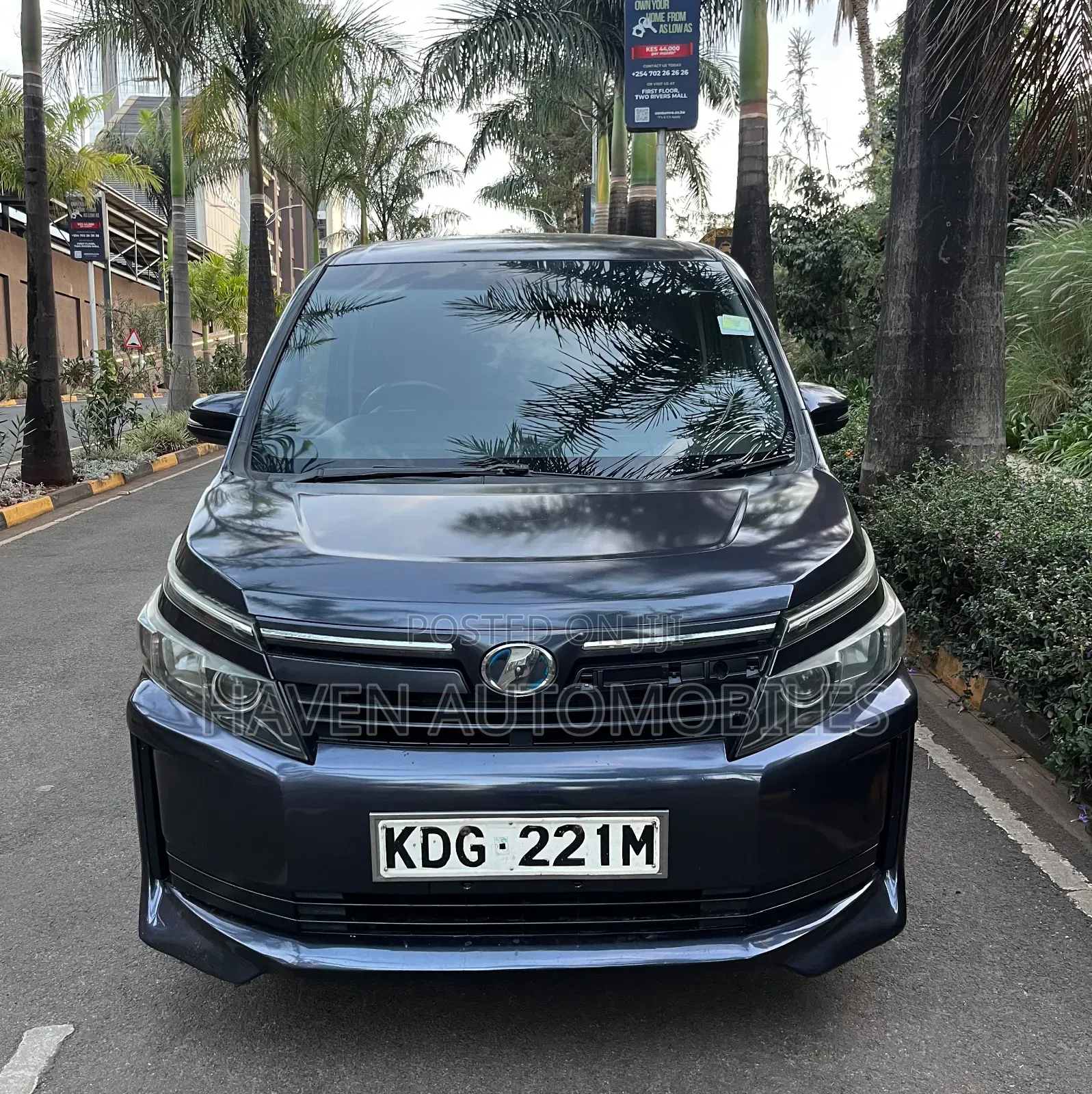 Toyota Voxy 2015 Black