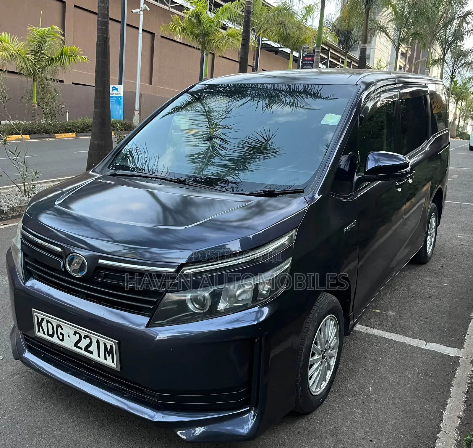 Toyota Voxy 2015 Black