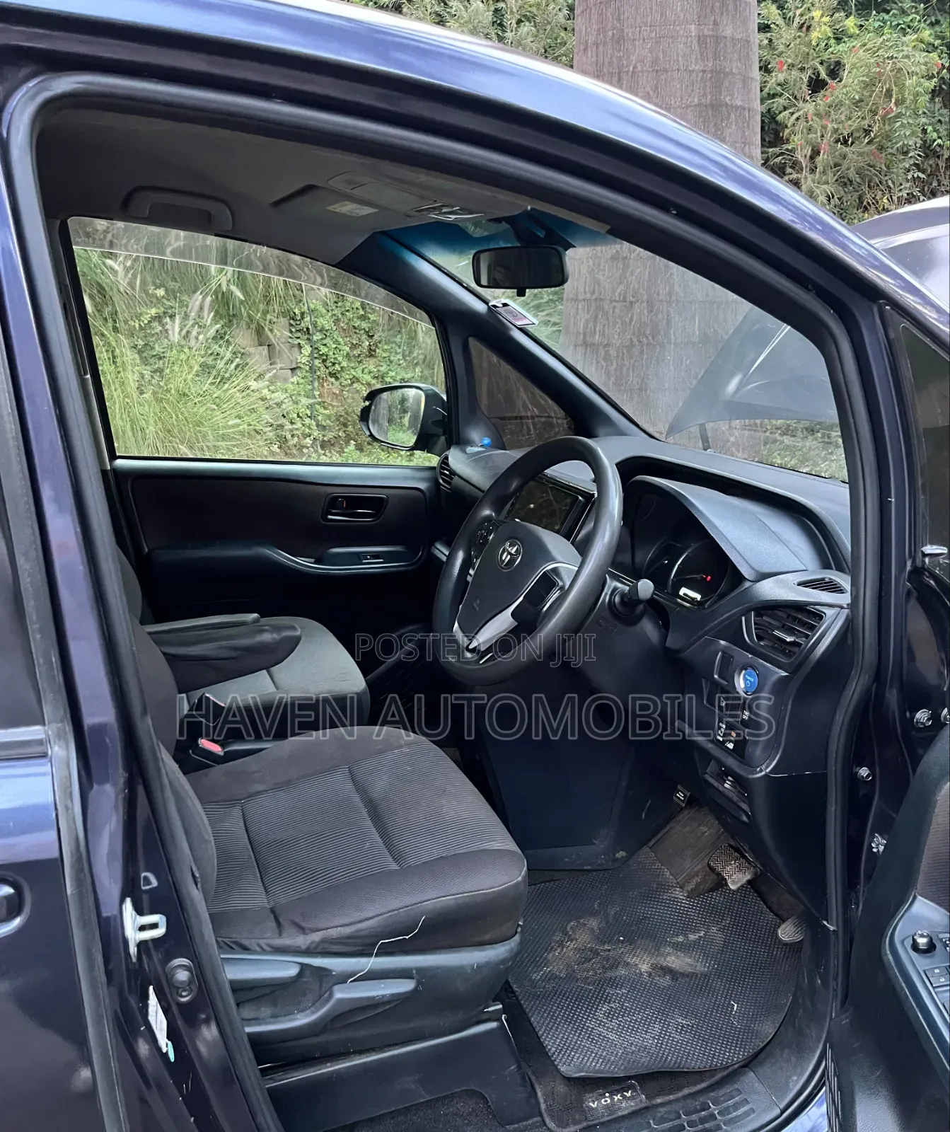 Toyota Voxy 2015 Black